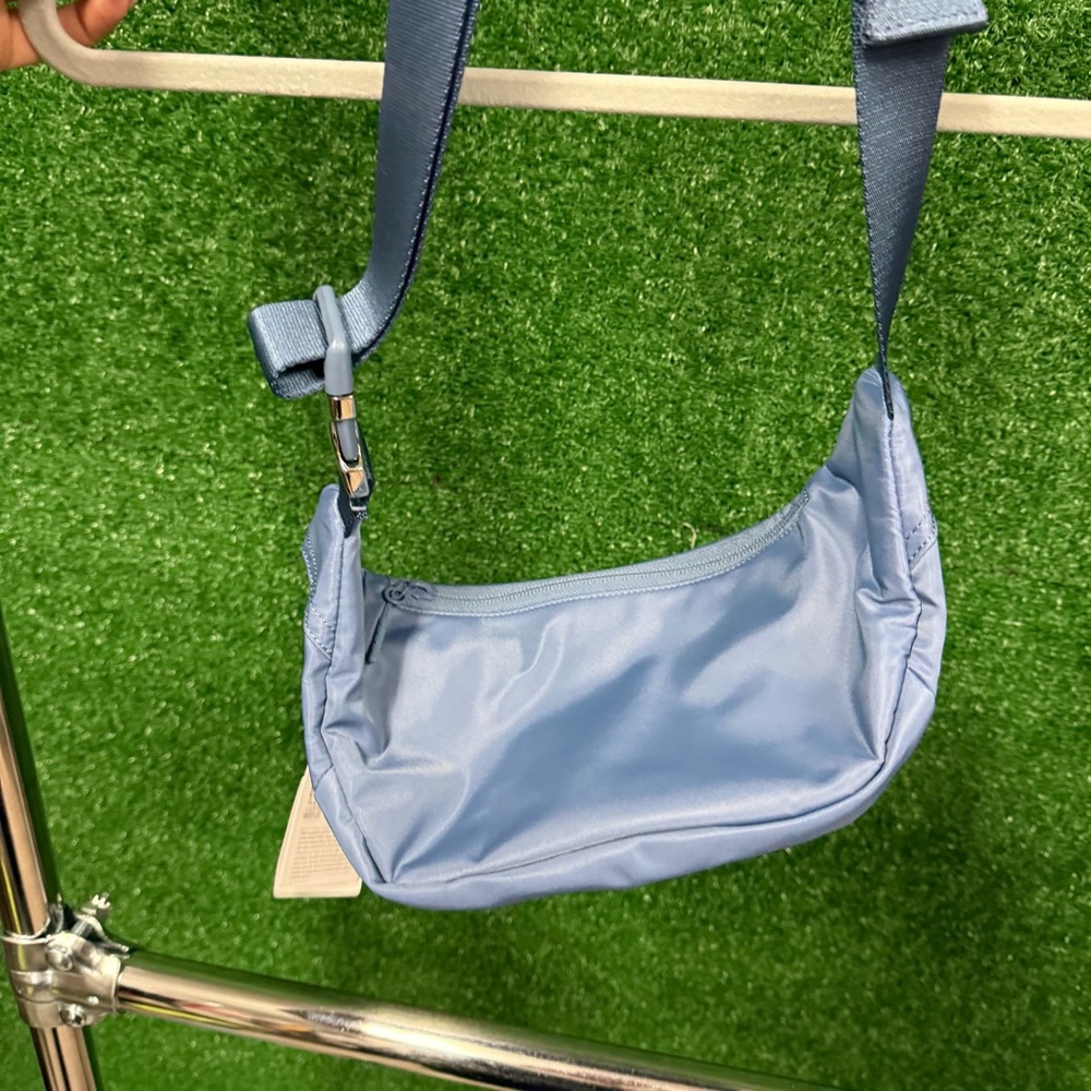 Lululemon Everywhere Belt Bag Extra Large 4L *Metal - Washed Denim/Silver - Picture 7 of 7